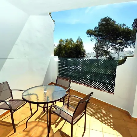 Apartment Junto Al Mar Piscina Solo Familias